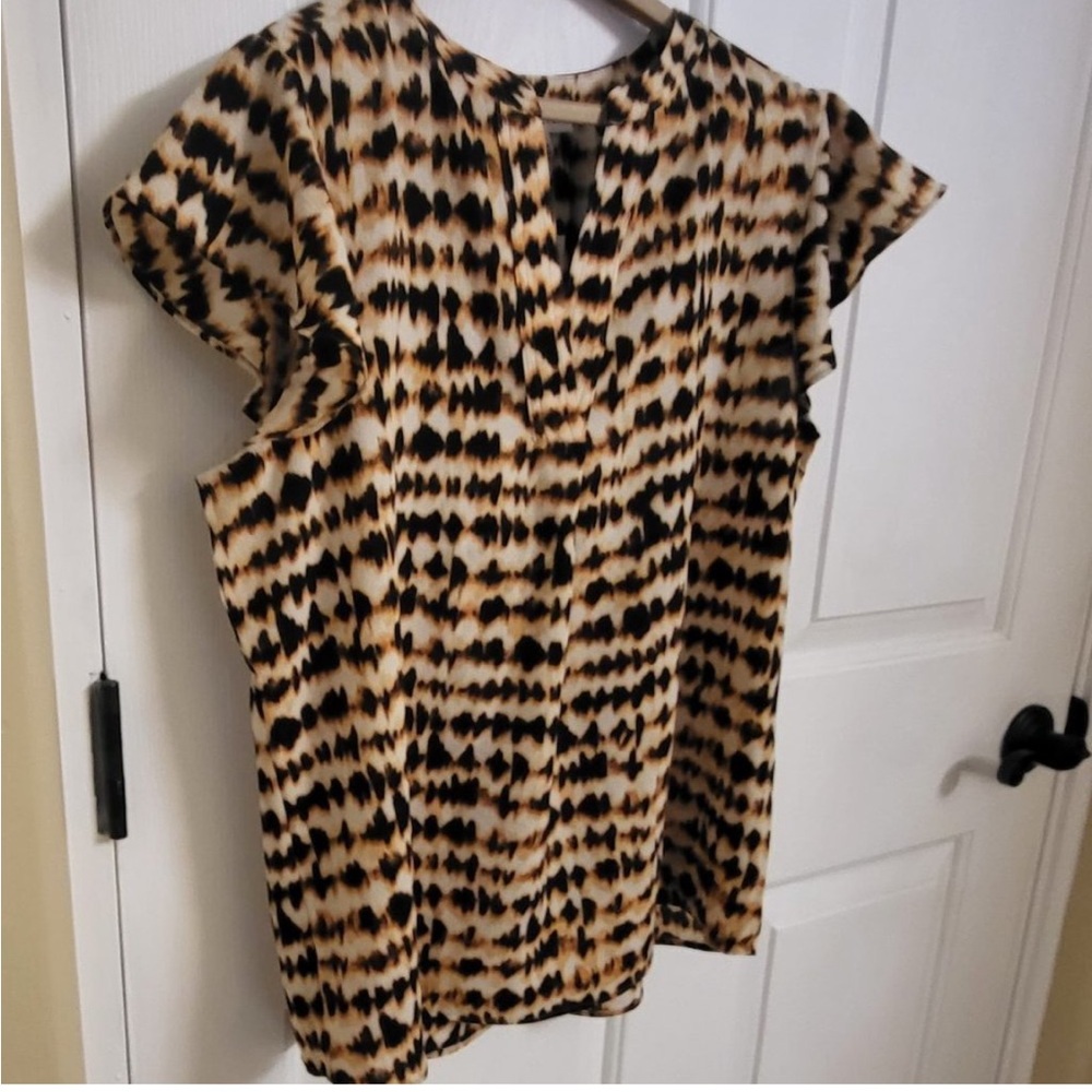 Calvin Klein Animal Print Short Sleeves Cute Blouse Size Medium - Picture 1 of 7